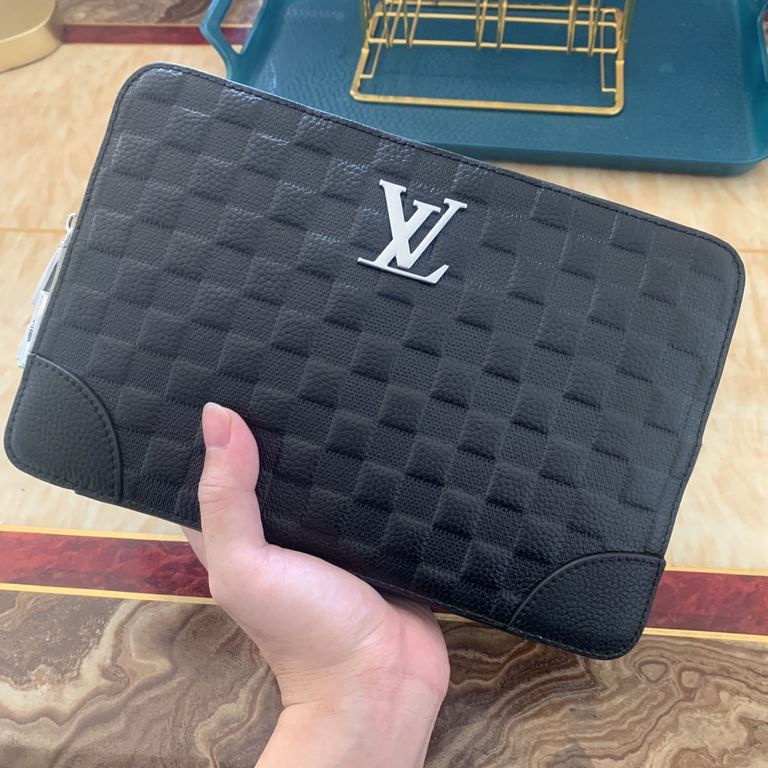 (burst) Louis Vuitton men's high-end handbag clutch. Inside and outside are top materials, top imported original ... leather (Italy imported cowhide) ultra-high definition hardware logo logo, top special hardware, high-e