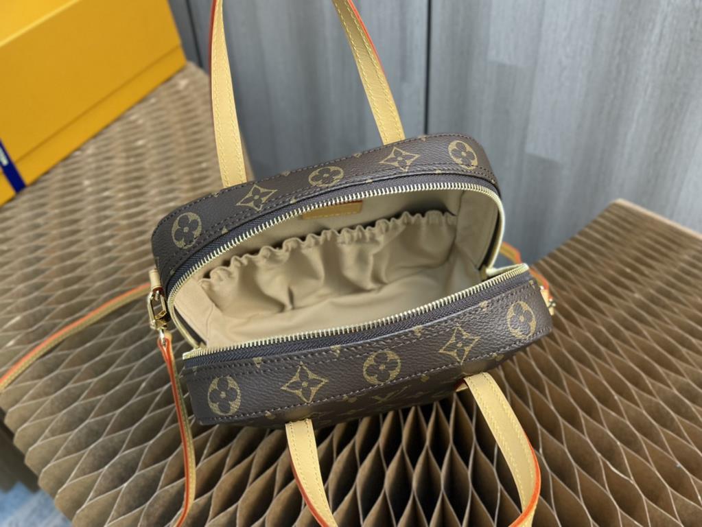 Top original single [exclusive background] model number M47500 Nano Noé make-up handbag shoulder bag, lunch bag arrived, the original old flower fabric with gradient cream leather. lv most classic match, this time to the