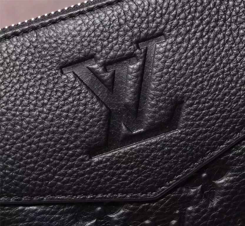 V home] Model 33079 with box the latest men's clutch bag men's men's bags   original quality using imported calfskin noble hardware leather soft feel awesome quality no doubt embossed design style simple atmosphere high-