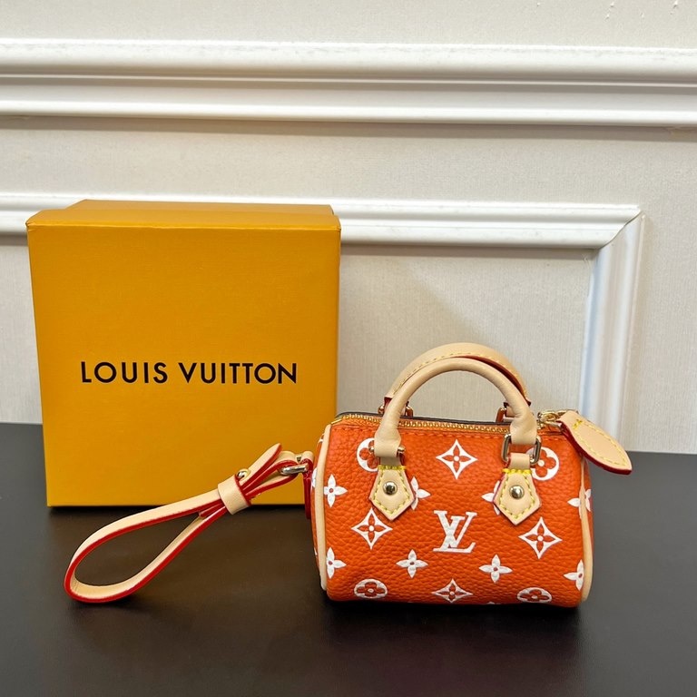 new   old pattern 5 colors In stock  MINI KEEPALL bag charm with keychain Louis Vuitton Louis Vuitton lv Mini Pillow Bag Pendant  This Mini Keepall bag and keychain is a bold and adventurous take on the classic handbag s