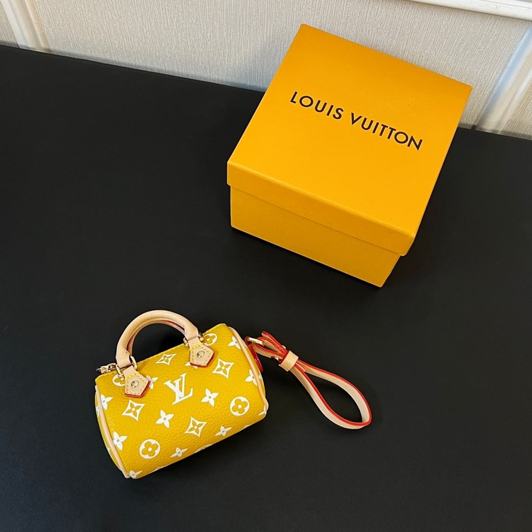 new   old pattern 5 colors In stock  MINI KEEPALL bag charm with keychain Louis Vuitton Louis Vuitton lv Mini Pillow Bag Pendant  This Mini Keepall bag and keychain is a bold and adventurous take on the classic handbag s