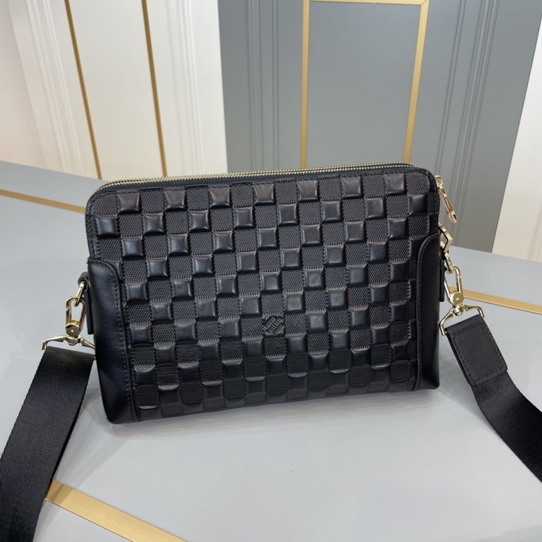 . Original single goods [love] LV new original single genuine new counter with the same high-end men's casual cross-body bag   workmanship is super refined and elegant. With imported raw materials cowhide counter special