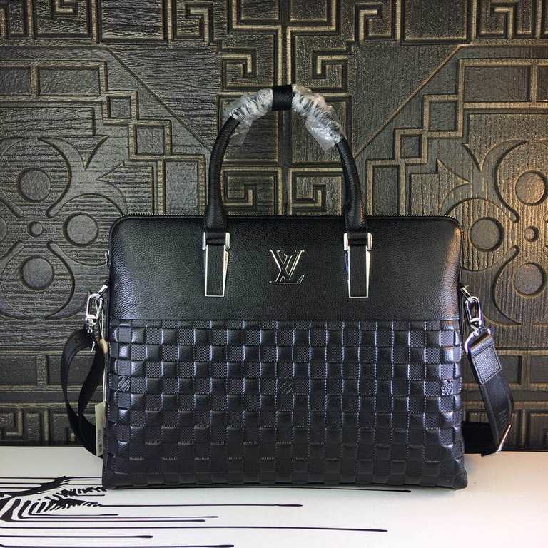 LV   newest   pop original 28051-5 handbag   crossbody bag. Size 39-28-7 Men's casual bag. Head layer leather.   Original genuine Swiss calf leather   with original genuine antique gold color old hardware   Counter purch