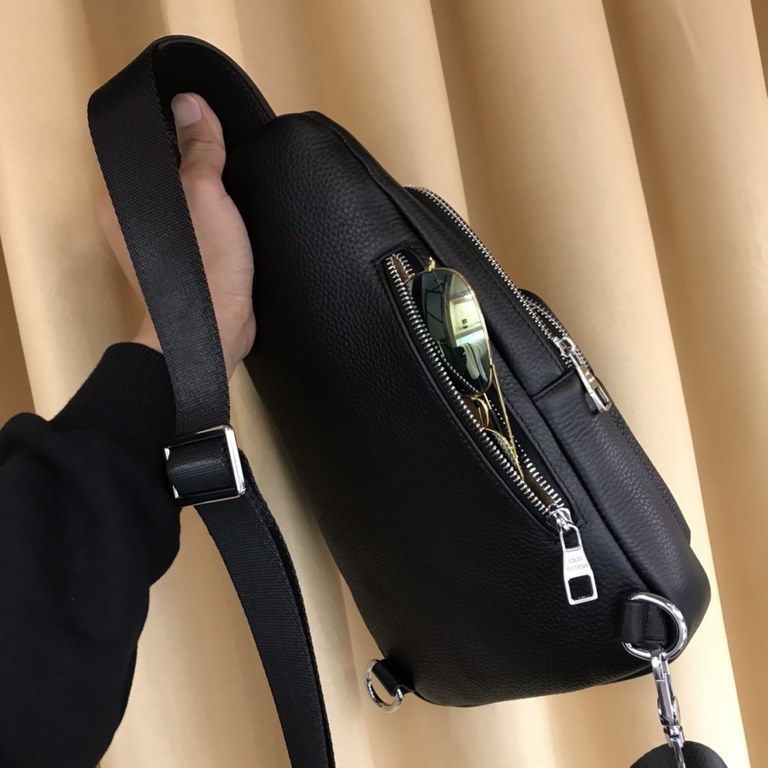 Lv chest bag before and after the full leather chest bag top high-end atmosphere imported original first layer cowhide, wear-resistant. Senior tailor three-dimensional tailoring perfect version of the upper body effect e