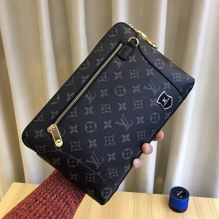 L Handbag 2019 Men's Clutch with Combination Lock  Imported Italian cowhide  Top goods,  Steel hardware are brand LOGO, look at the gloss of the leather, look at the oiled edges, look at the alignment, the highest qualit