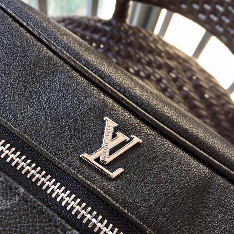 Counter genuine available [top original quality LV men's crossbody bagSize 27-19-7cmThe original factory production, must be fine   heavy gold playing version of the replica   original first layer calfskin replica   leat