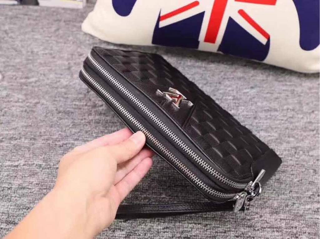 P ~ [Jingdong available] latest models double zipper handbag Louis vuitton black double zipper   absolute head layer cowhide latest models LV men   clutch bag    using top Italian imported cowhide    custom counter gold 