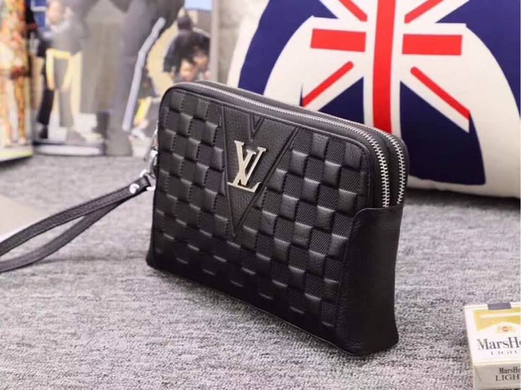 P ~ [Jingdong available] latest models double zipper handbag Louis vuitton black double zipper   absolute head layer cowhide latest models LV men   clutch bag    using top Italian imported cowhide    custom counter gold 