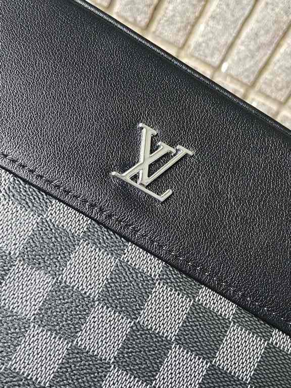 A90-1 LouisVuitton Latest Men's Cowhide Leather with PVC Fabric Crossbody Bag Ships     Original Men's Crossbody Bag  Hardware Exquisite plating  Unique design concepts     Fabrics are imported. First layer nappa  leathe