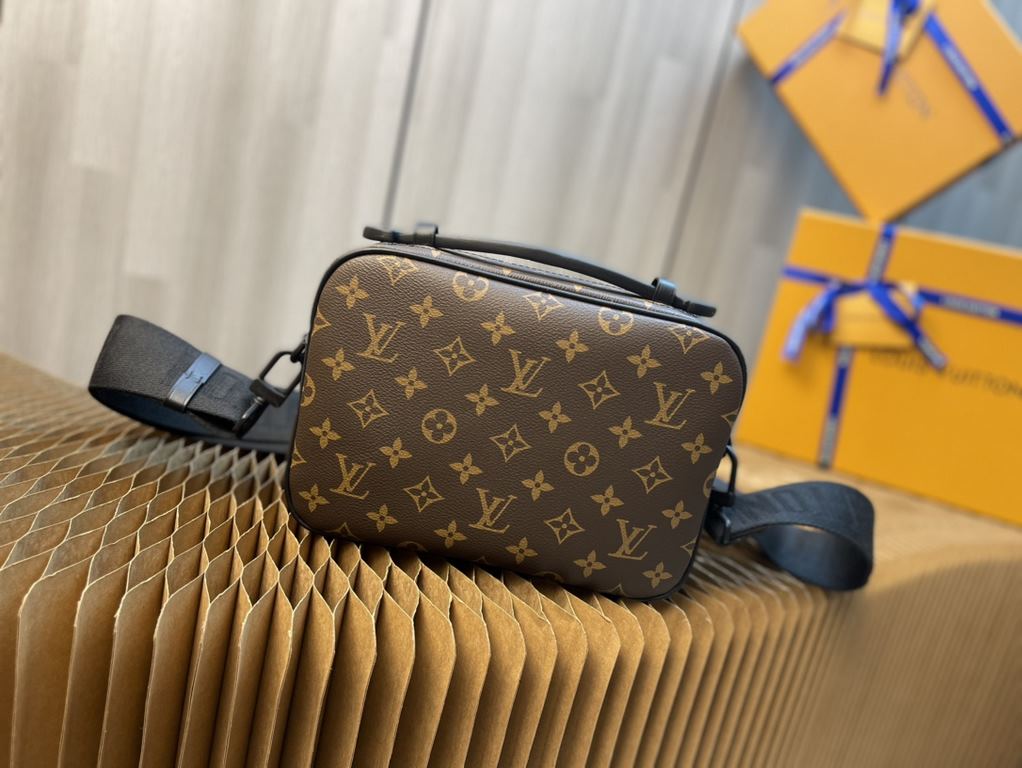 Top quality original [Exclusive photo Model No. M45806 】S Lock messenger bag is made of Monogram Macassar canvas, the new lock is inspired by Georges Vuitton's design of the hard case lock in 1886. A special finishing pr