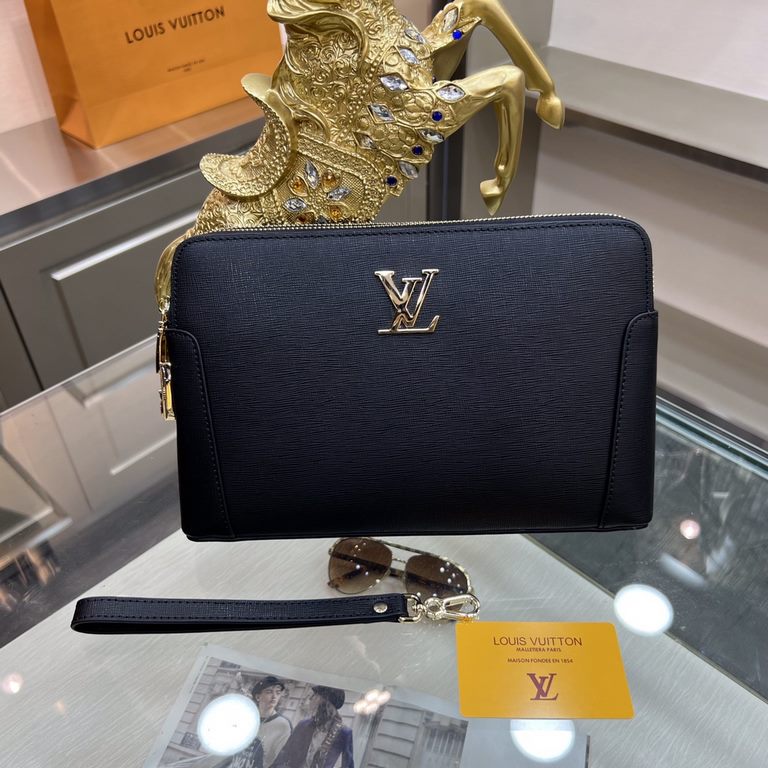 New  LOUIS VUITTON (Louis Vuitton)   the latest clutch bag Not only the bag type is well done, but also the quality is very fine, imported cross grain cowhide leather production, double pull with double combination lock,