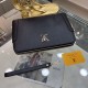 New  LOUIS VUITTON (Louis Vuitton)   the latest clutch bag Not only the bag type is well done, but also the quality is very fine, imported cross grain cowhide leather production, double pull with double combination lock,