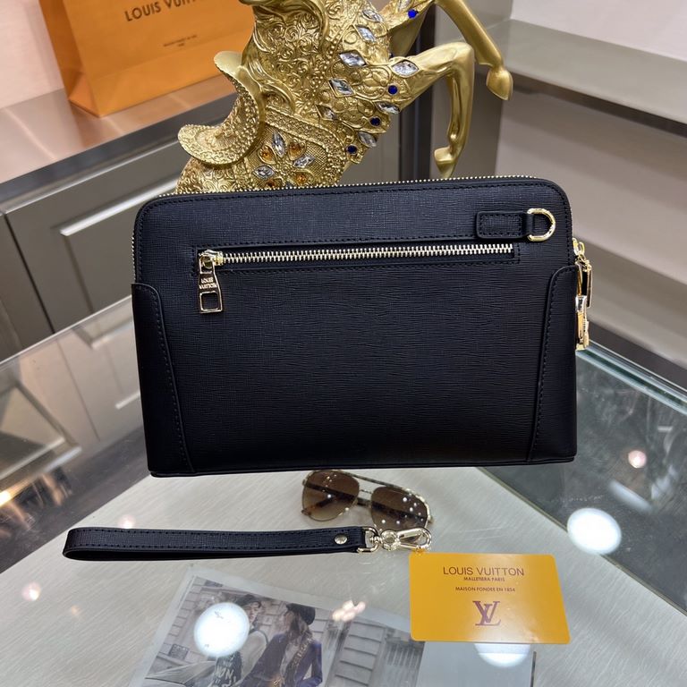 New  LOUIS VUITTON (Louis Vuitton)   the latest clutch bag Not only the bag type is well done, but also the quality is very fine, imported cross grain cowhide leather production, double pull with double combination lock,