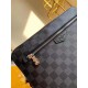 LV Louis Vuitton is the first to use the pouch in the world's most prestigious luxury brand, and it's the first to use the pouch in the world's most prestigious brand.The new pouch clutch is made of damier graphite canva