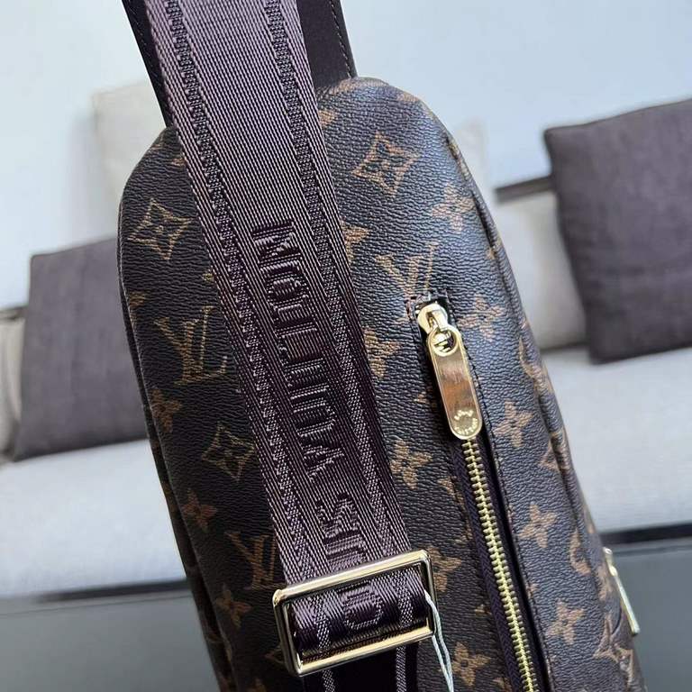 LV Chest BagModel 23344Size 18-31-5Counter new    heavy hit replica   original leather replica   leather super soft   oversized capacity   customized counter original hardware  smooth zipper    perfect craftsmanship   re