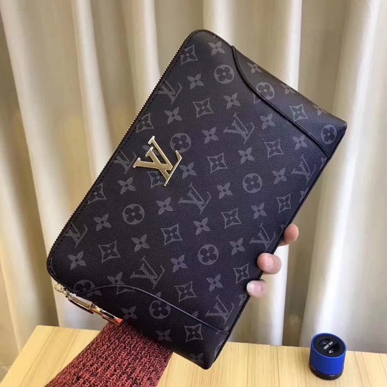 LV new men's handbag with combination lock   Italian imported cowhide   top goods,   steel hardware are brand LOGO, look at the gloss of the leather, look at the oil edge, look at the alignment, the highest quality in th