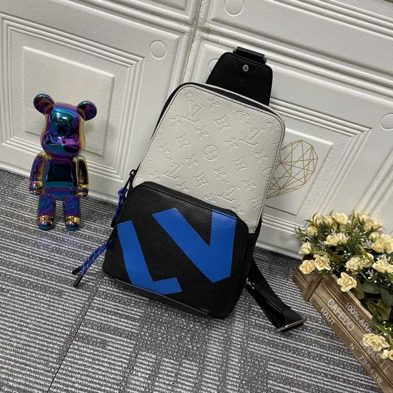 Upgraded M59926 This Avenue shoulder bag is rendered in striking colors of patchwork vegan cowhide and Monogram-embossed Taurillon leather, and the LV logo zigzag stitching from the sailmaker's craftsmanship makes it an 