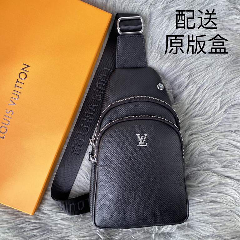 Distribution of the original box], the latest styles, LV men's chest bag   original single quality imported original leather material, lightweight, comfortable, smooth texture, delicate feel Noble hardware low-profile lu