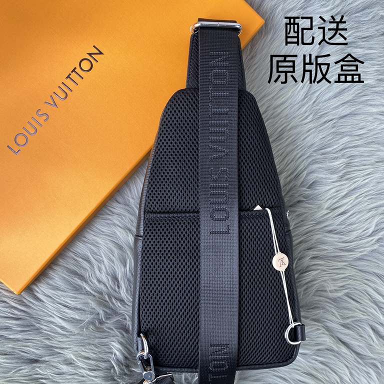 Distribution of the original box], the latest styles, LV men's chest bag   original single quality imported original leather material, lightweight, comfortable, smooth texture, delicate feel Noble hardware low-profile lu