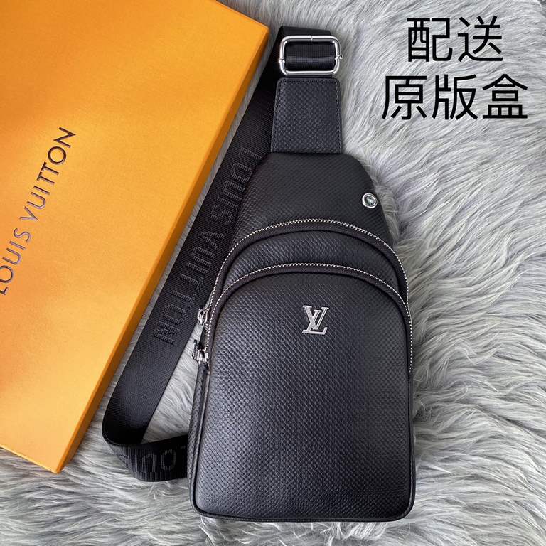 Distribution of the original box], the latest styles, LV men's chest bag   original single quality imported original leather material, lightweight, comfortable, smooth texture, delicate feel Noble hardware low-profile lu