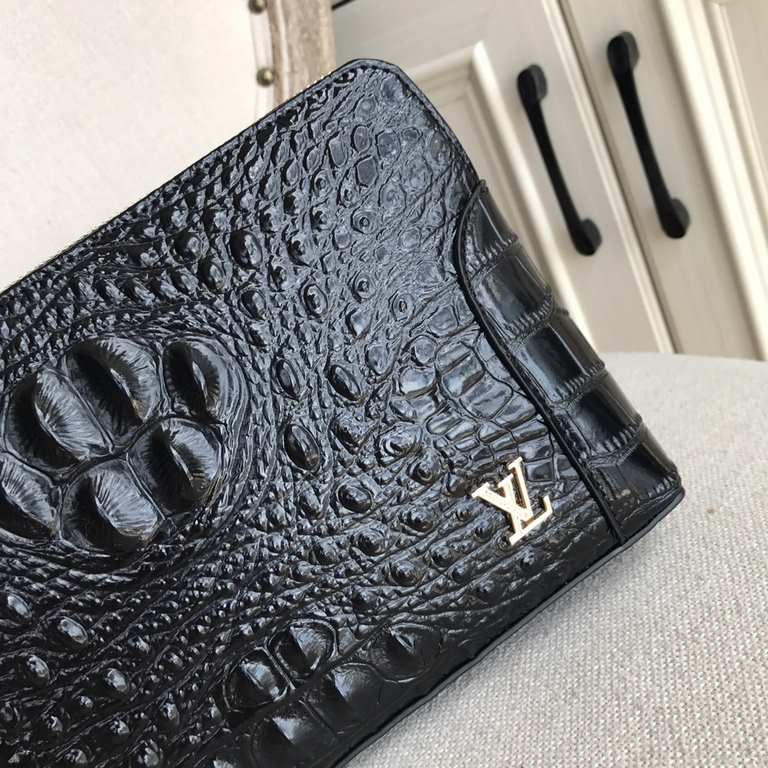 Top counter rat ruthless goods 2022 latest style LV men's code lock clutch bag fire models large shipments pull, clamor counter goods   top original single goods   paper talk bragging about the skin we will not, please l