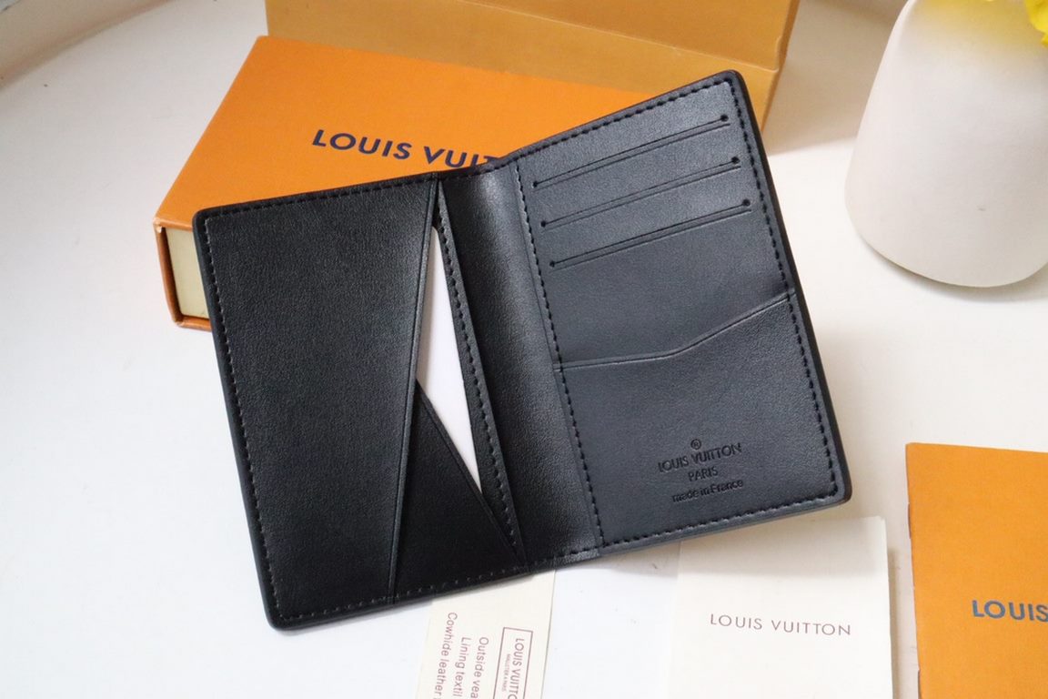 M69979New LV Aerogram Pocket WalletCrafted from calfskin as supple as old-time airmail stationery, the metal LV letters underline the brand's identity, while compartments and card slots combine elegance and functionality