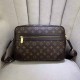 LV Crossbody BagModel 2367-2Size 31-21-7Counter new    heavy hit version replica   original leather replica   leather super soft   oversized capacity   customized counter original hardware  smooth zipper    perfect craft