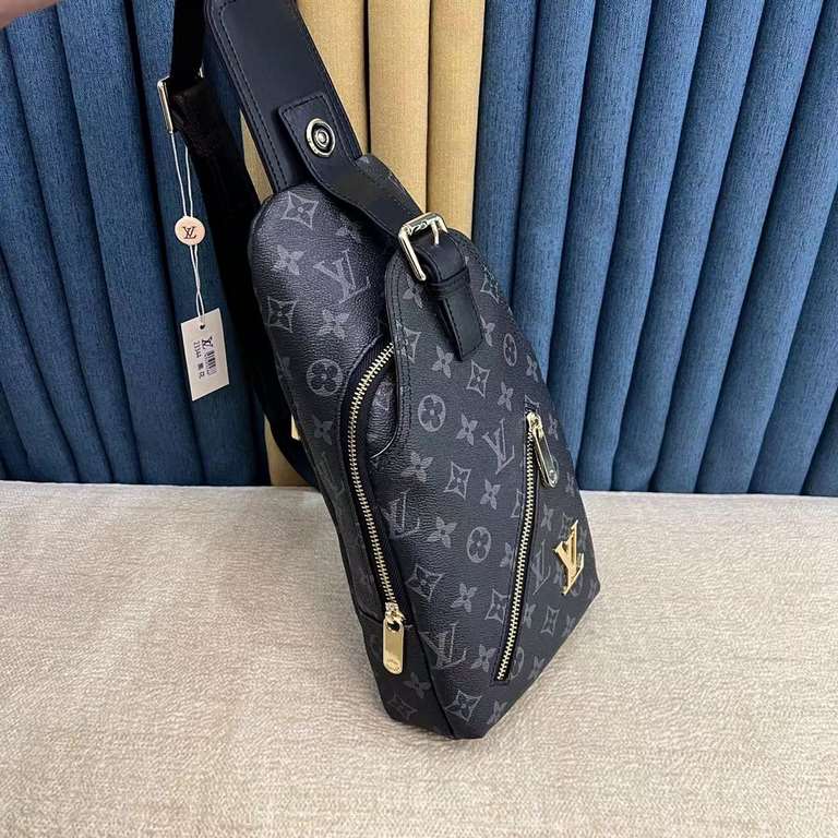 LV Chest BagModel 23344Size 18-31-5Counter new    heavy hit replica   original leather replica   leather super soft   oversized capacity   customized counter original hardware  smooth zipper    perfect craftsmanship   re