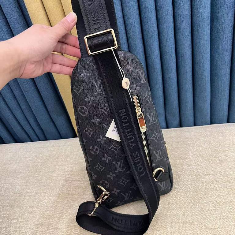 LV Chest BagModel 23344Size 18-31-5Counter new    heavy hit replica   original leather replica   leather super soft   oversized capacity   customized counter original hardware  smooth zipper    perfect craftsmanship   re