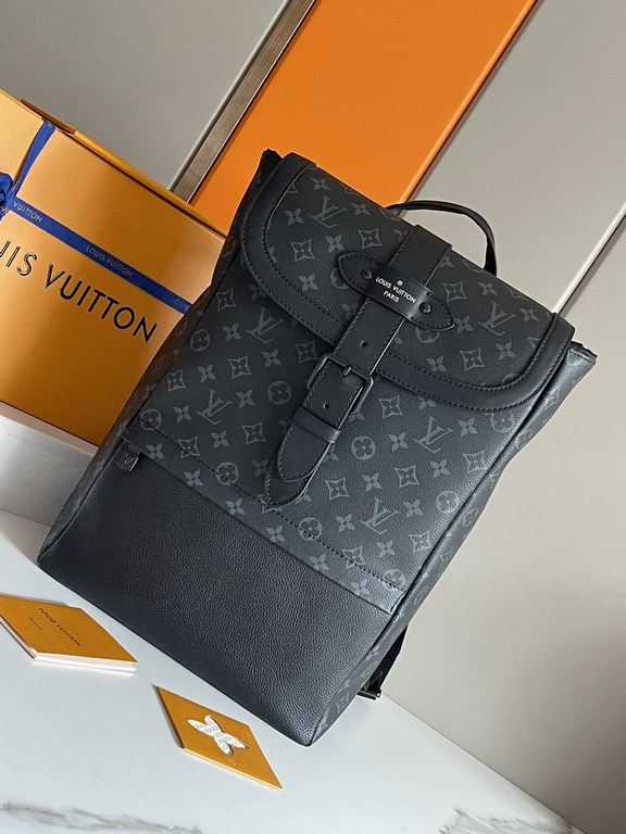 Top Original   Genuine Development, All Steel Hardware    The new Saumur shoulder bag gives a modern twist to Louis Vuitton's classic, the equestrian-inspired Saumur bag, which was born in 1986. The subtle Monogram Eclip