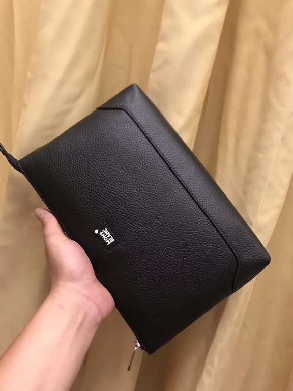 With the box   so many people fancy bag Lv is not good to sell turn the picture know. Latest 2023 Launched  Men's Clutch Zipper Bag, Selected Leather - High-grade Imported Cowhide Leather, Imported Lining Design   Unifor