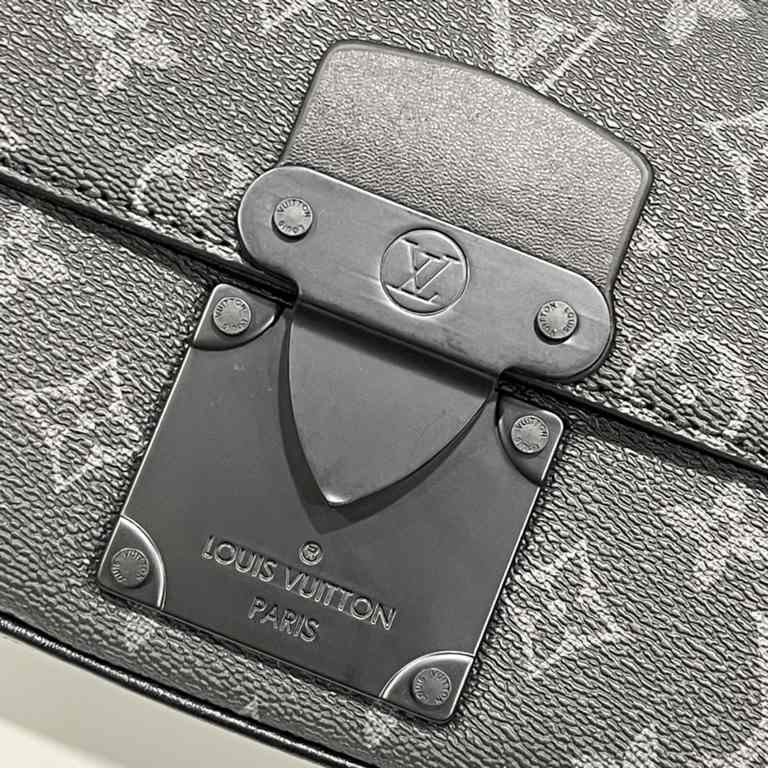 Official website latestS Lock Sling Waistcoat M46245 M45807 M45864 M58487With a magnetic closure inspired by Louis Vuitton's traditional suitcase closures, the S Lock Sling keeps your personal belongings safe and secure,