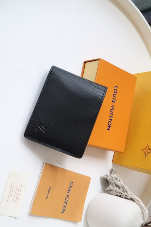 M80770MULTIPLE walletCrafted in soft Epi leather, the Multiple wallet is embellished with the discreet and chic LV Initials logo in the lower corner, giving it a sleek and modern look. With multiple credit card slots and