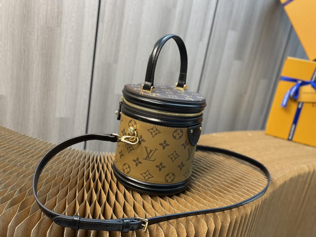 Top Original [Exclusive Background] M43986 Yellow Flower VANITY Handbag Drawing on the historic LV Cannes vanity case, Women's Artistic Director Nicolas Ghesquière revives the classic charm of yesteryear with this semi-r