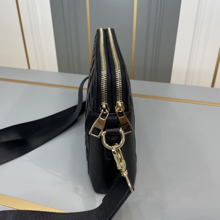 . Original single goods [love] LV new original single genuine new counter with the same high-end men's casual cross-body bag   workmanship is super refined and elegant. With imported raw materials cowhide counter special