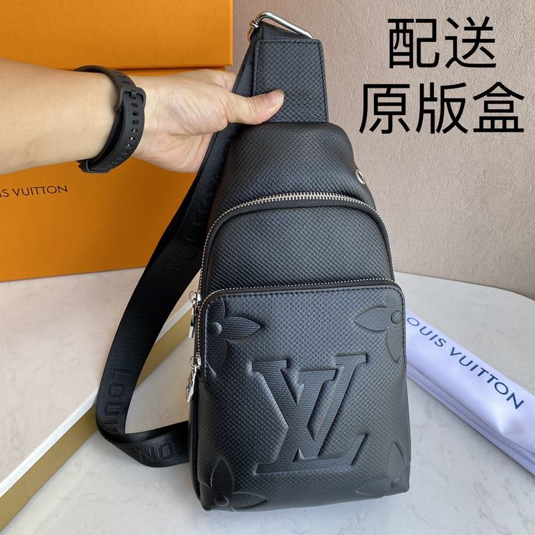 [Distribution of the original box] [Original single goods], the latest style ＜LV＞ men   chest bag   hot shipping   (physical photos   without adding any effect) original imported head layer cowhide   leather feel soft an