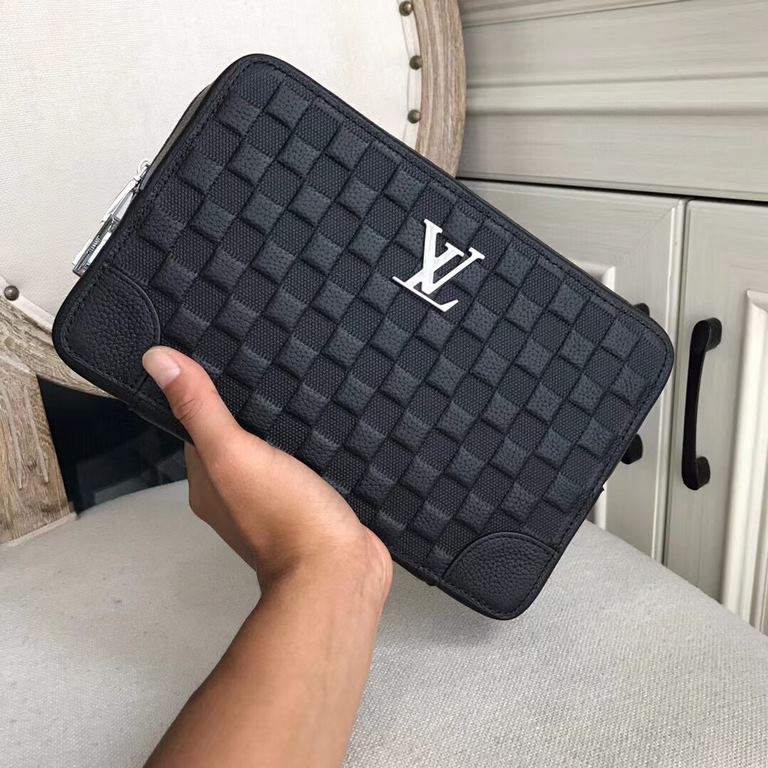 (burst) LV men's high-end handbag clutch. Inside and outside are top materials, top imported original ... leather (Italy imported cowhide) ultra-high definition hardware logo logo, top special hardware, high-end velvet l