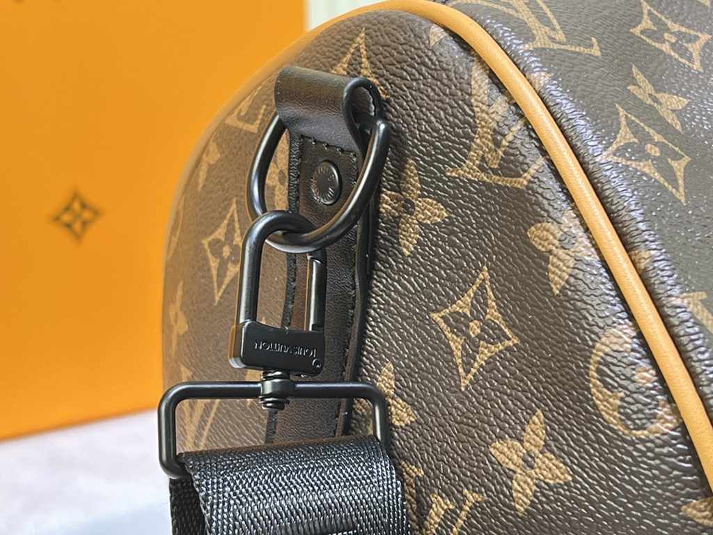 M46703 M41416 This Keepall Bandoulière 45 travel bag introduces classic undertones in Monogram Macassar coated canvas. Side straps are cut from contrasting leather, top leather handles and metal pieces add a subdued touc