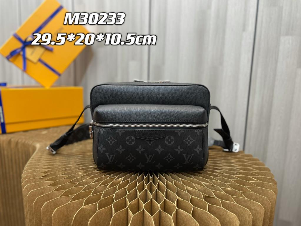 Internal Price P Top quality original  All steel hardware  TypeM30233  Louis Vuitton welcomes SpringSummer 2019 with a blend of Taga leather and Monogram canvas that harmonizes the bold design of the Outdoor messenger ba