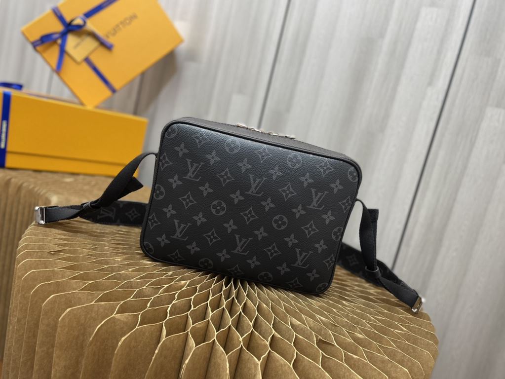 Internal Price P Top quality original  All steel hardware  TypeM30233  Louis Vuitton welcomes SpringSummer 2019 with a blend of Taga leather and Monogram canvas that harmonizes the bold design of the Outdoor messenger ba