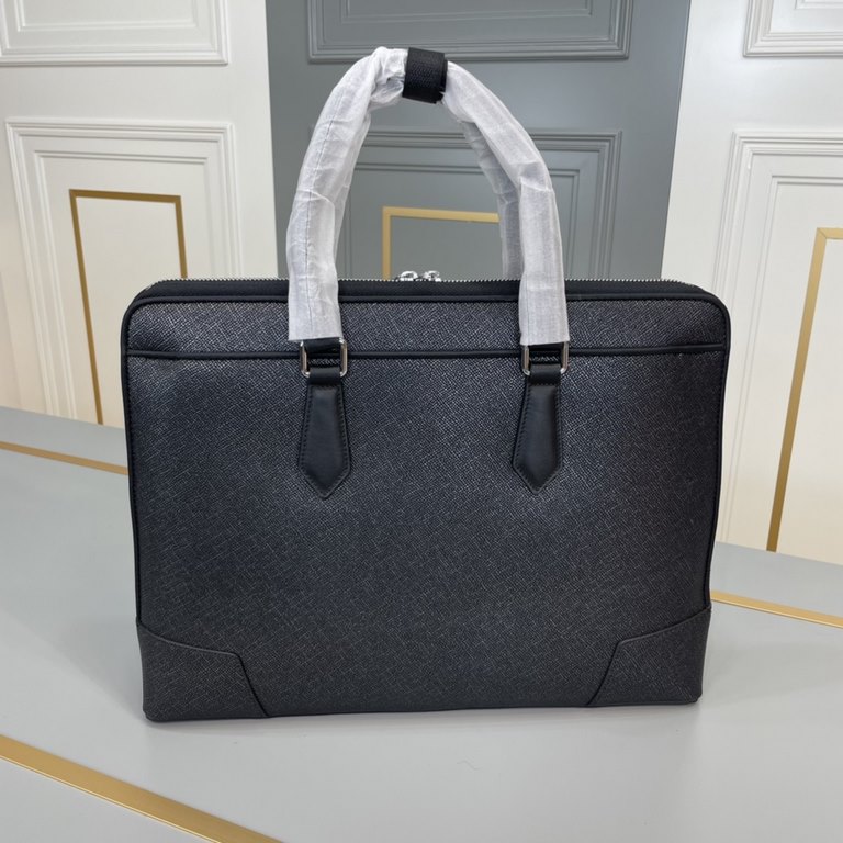 The original official network original single goods [love] LV original single authentic new counter with the same high-end men's casual briefcase   workmanship is super refined and elegant. With imported raw materials co