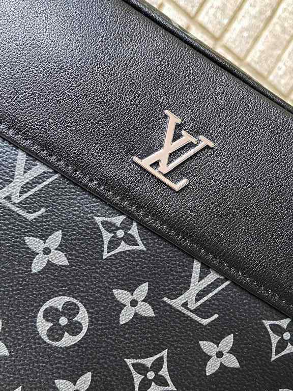 A90-1 LouisVuitton Latest Men's Cowhide Leather with PVC Fabric Crossbody Bag Ships     Original Men's Crossbody Bag  Hardware Exquisite plating  Unique design concepts     Fabrics are imported. First layer nappa  leathe