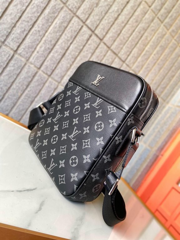 A90-1 LouisVuitton Latest Men's Cowhide Leather with PVC Fabric Crossbody Bag Ships     Original Men's Crossbody Bag  Hardware Exquisite plating  Unique design concepts     Fabrics are imported. First layer nappa  leathe