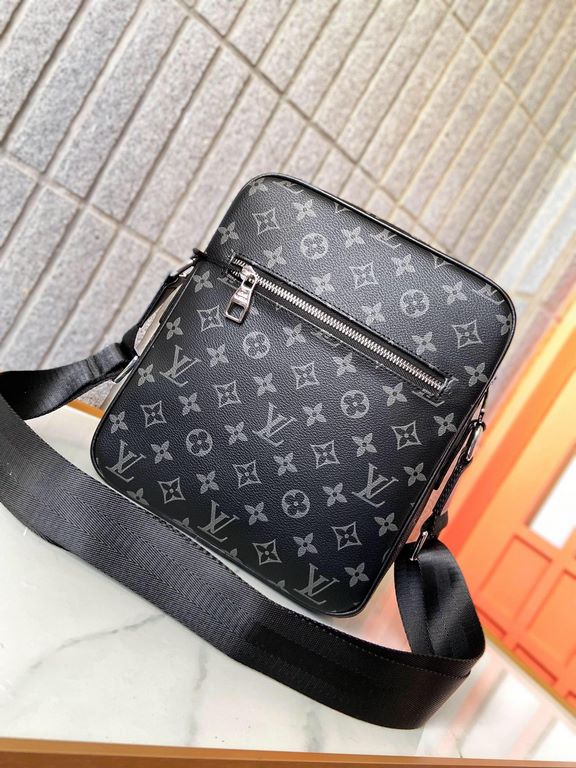 A90-1 LouisVuitton Latest Men's Cowhide Leather with PVC Fabric Crossbody Bag Ships     Original Men's Crossbody Bag  Hardware Exquisite plating  Unique design concepts     Fabrics are imported. First layer nappa  leathe