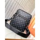 A90-1 LouisVuitton Latest Men's Cowhide Leather with PVC Fabric Crossbody Bag Ships     Original Men's Crossbody Bag  Hardware Exquisite plating  Unique design concepts     Fabrics are imported. First layer nappa  leathe