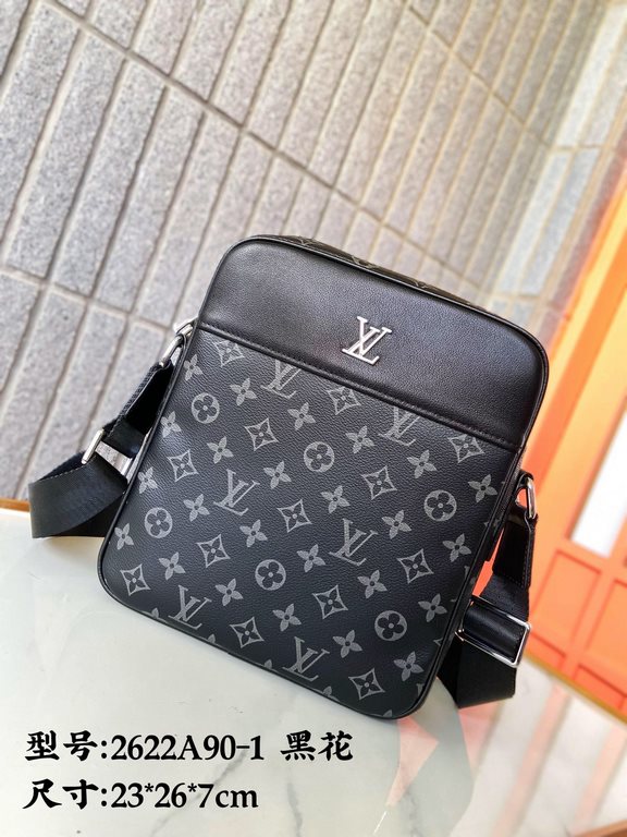 A90-1 LouisVuitton Latest Men's Cowhide Leather with PVC Fabric Crossbody Bag Ships     Original Men's Crossbody Bag  Hardware Exquisite plating  Unique design concepts     Fabrics are imported. First layer nappa  leathe