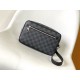 Top quality original  M41663 Lychee N41664 Black Check N41663 Non-Check M42838 Old Flower M41663 Black Flower Clutch The Pochette Kasai clutch is shaped in subtle Taga leather with a compact shape and LV lettering at the