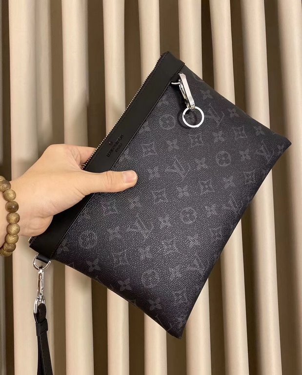 LV Louis Vuitton multifunctional handbag shipping   unisex models   summer staple models   imported special materials PVC plating with leather refined from   real shot not to repair the picture   every detail can be seen