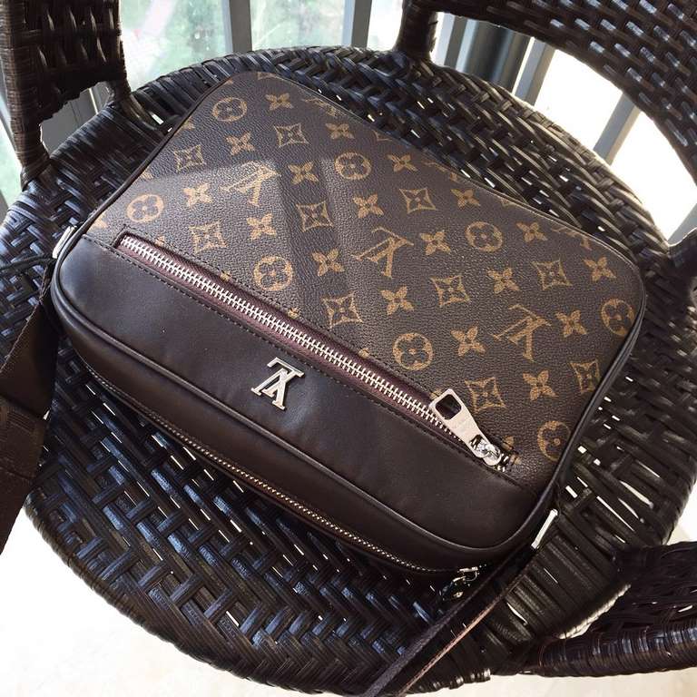 Counter genuine available [top original quality LV men's crossbody bagSize 27-19-7cmOriginal factory production, must be fine   Heavy gold playing version of the replica   Original head layer calfskin replica   Leather i