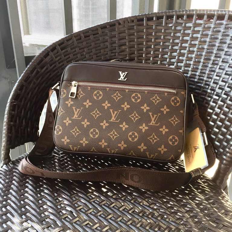 Counter genuine available [top original quality LV men's crossbody bagSize 27-19-7cmOriginal factory production, must be fine   Heavy gold playing version of the replica   Original head layer calfskin replica   Leather i